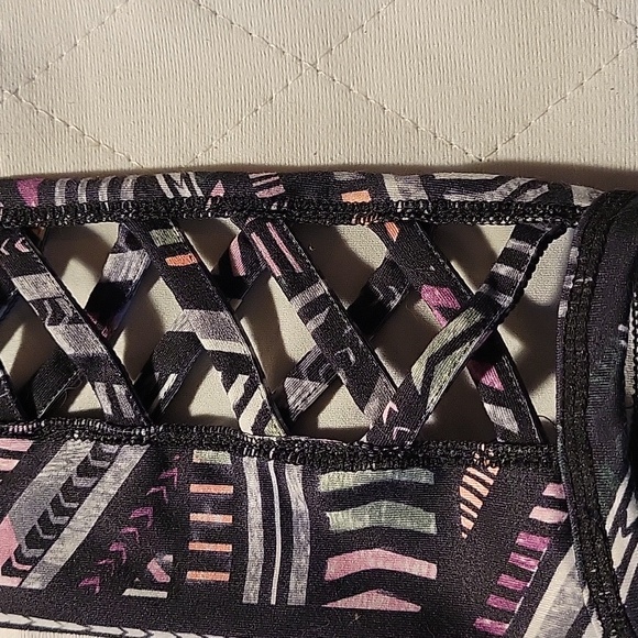 Ladies 2 PC tank top & leggings set - Picture 4 of 12